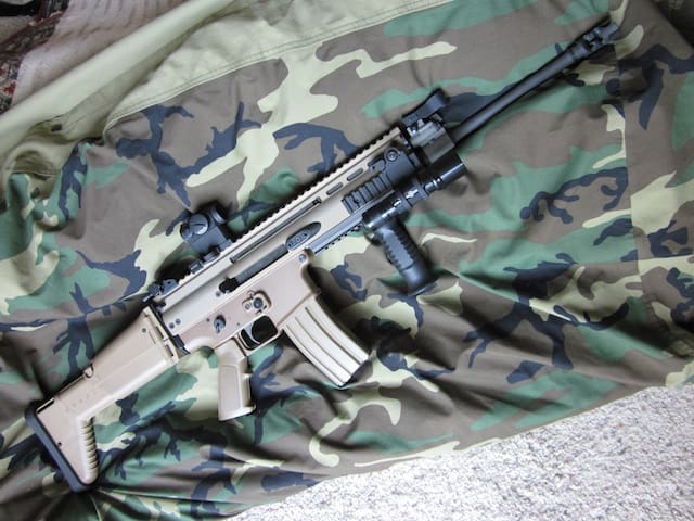 FN SCAR with Aimpoint optic (courtesy Robert Farago to Chris Dumm for ...