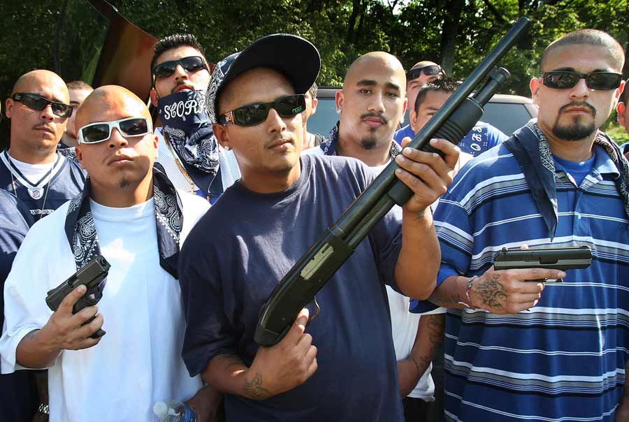 Zločinci páchají nelegální trestné činy nelegálními zbraněmi. Je potřeba přijmout nový paragraf. Foto: TTAG