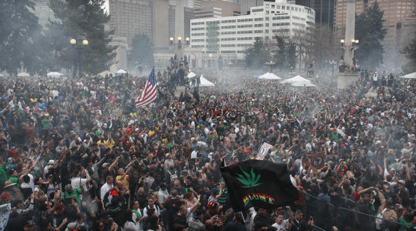 Denver pot festival (courtesycbsnews.com)