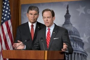 Senators Manchin (left) and Toomey (courtesy smartgunlaws.org)