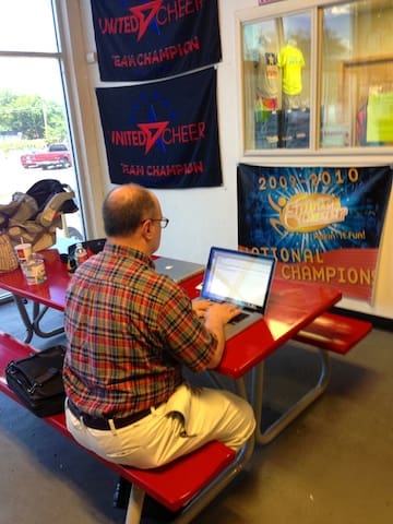 Dan Zimmerman blogs for TTAG at the Cheer Station, Austin, TX (courtesy The Truth About Guns)