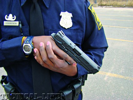 Hartford policeman shows new M&P (courtesy tactical-life.com)