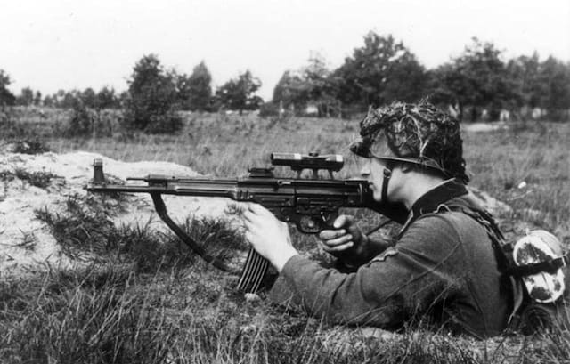 Light automatic Rifle Sturmgewehr 44 (courtesy wikimedia.org)