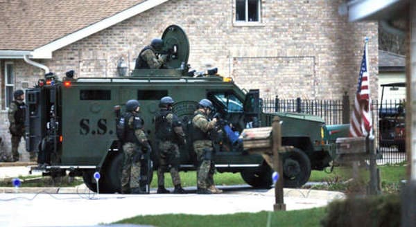 Chicago SWAT team (courtesy boloreport.com)