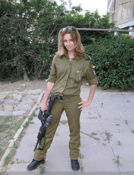 A little muzzle discipline goes a long way (courtesy IDF Women Facebook page)
