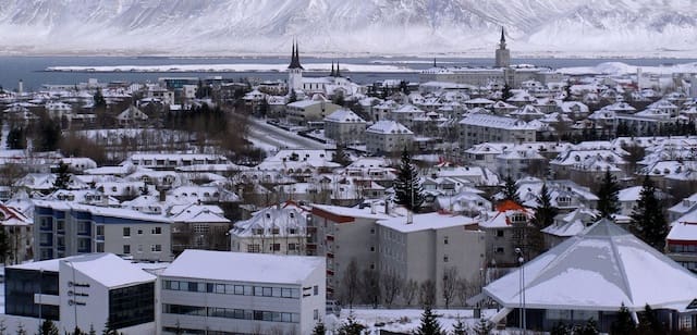 The mean (and cold) streets of Iceland's capital city (courtesy wikimedia.org)