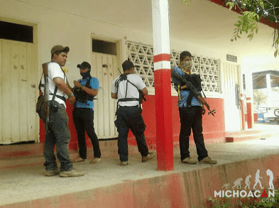 Members of Mexican "Self-Defense" movement (courtesy borderlandbeat.com)