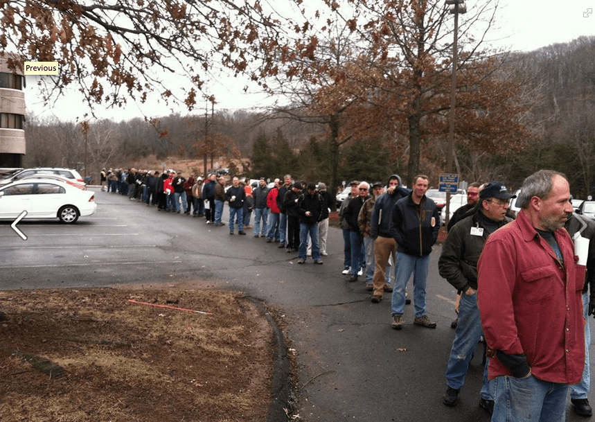 Connecticut gun owners line-up to register "assault rifles" and "high capacity magazines" ahead of deadline (courtesy Georgia Gun Owners, Inc. via facebook.com)