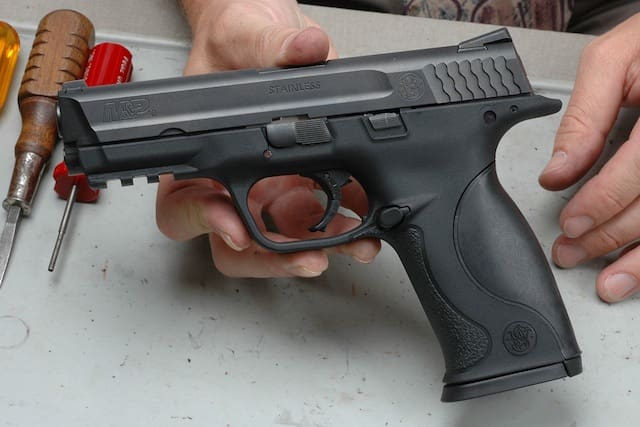 Smith & Wesson M&P pistol (courtesy defensereview.com)
