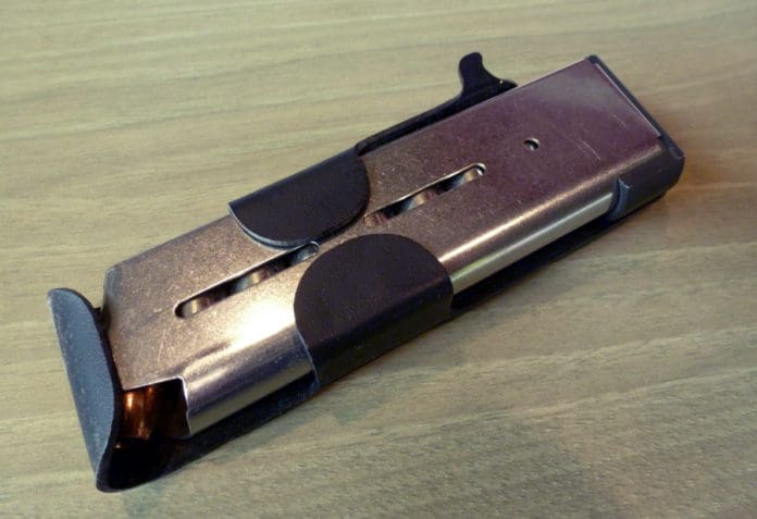 Snagmag concealed magazine holster