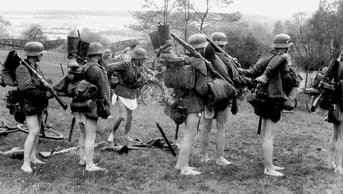 German-Soldiers-preparing-for-a-river-crossing