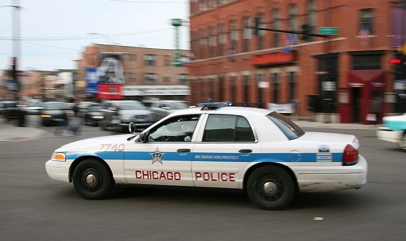 800px-Chicago_police_pan