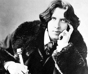 Oscar Wilde (courtesy beatlessongwriting.blogspot.com)