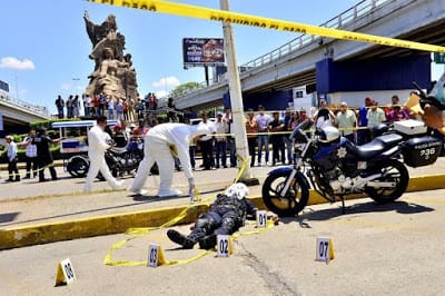 Murdered police motorcyclist in Tabasco (courtesy borederlandbeat.com)
