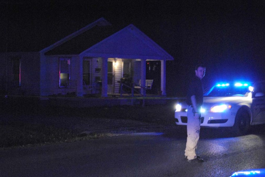 Cop at night (courtesy tullahomanews.com)