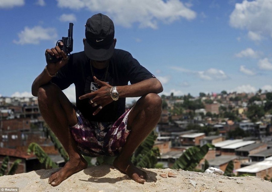 Brazilian gangster (courtesy dailymail.co.uk)