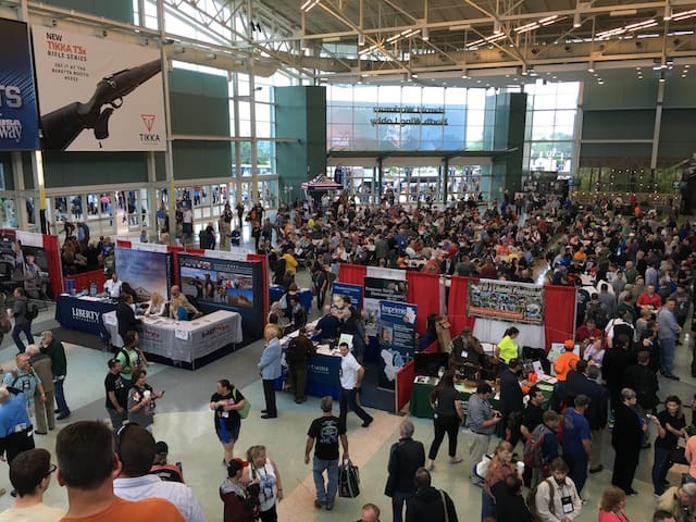 Crowd at 2016 NRA Convention (courtesy The Truth About Guns)
