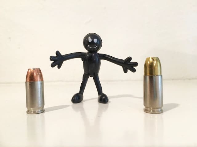 A .380 vs. 9mm cartridge (courtesy thetruthaboutguns.com)