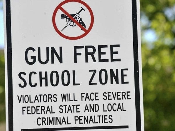 gun-free-school-zone-breitbart_1
