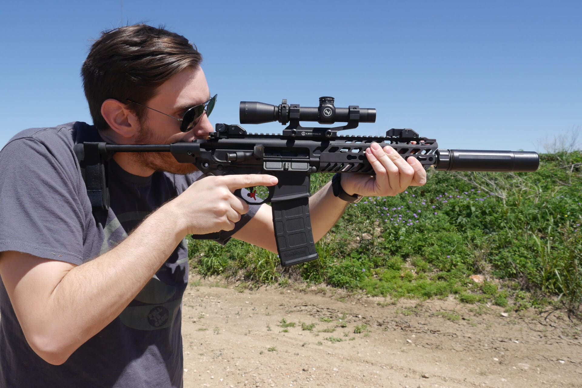 AR 15 Pistol legal to shoulder