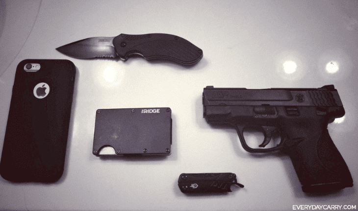 Smith & Wesson M&P Shield everyday carry edc
