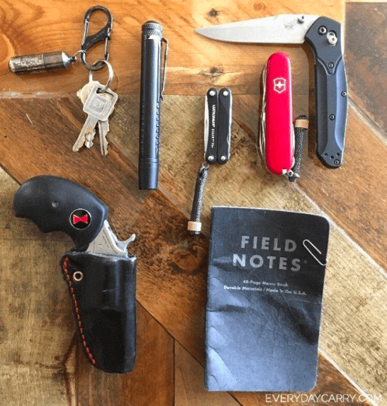 Trackers's EDC carry featuring a NAA Black Widow