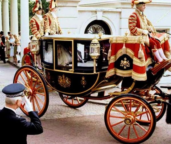 Princess Diana's wedding carriage (courtesy pinterest.com)