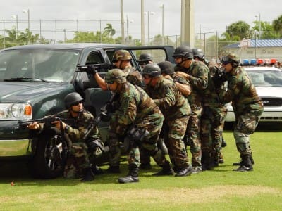 Honolulu SWAT Team (courtesy hawaiidefensefoundation.org)