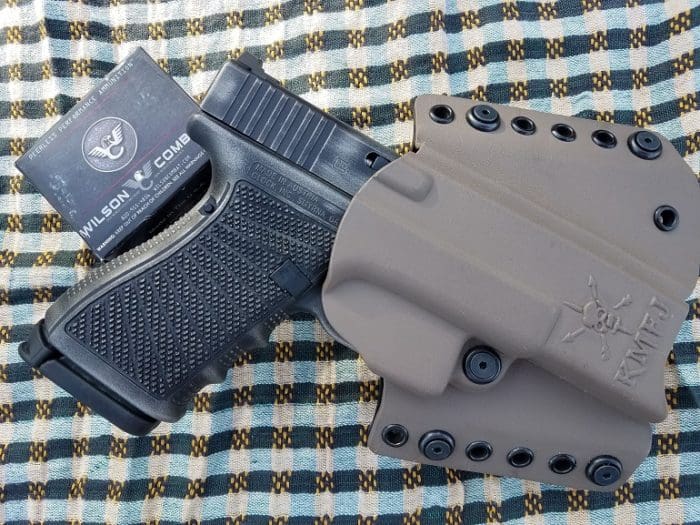 Wilson Combat Glock 19 holster(image courtesy of JWT for thetruthaboutguns.com)