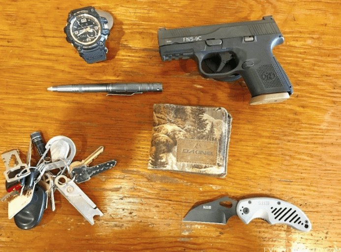 Everyday Carry Pocket Dump Of The Day: What's Missing From This Picture ...