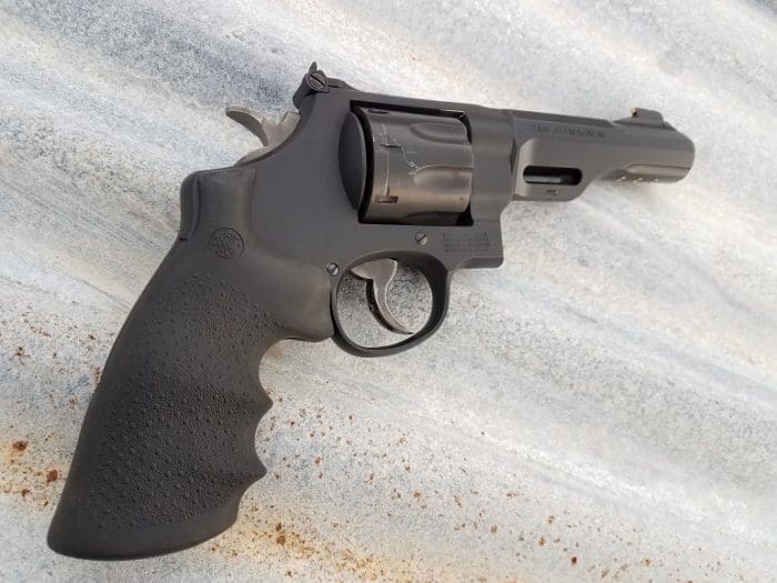 S&W R8 grip (image courtesy of JWT for thetruthaboutguns.com)
