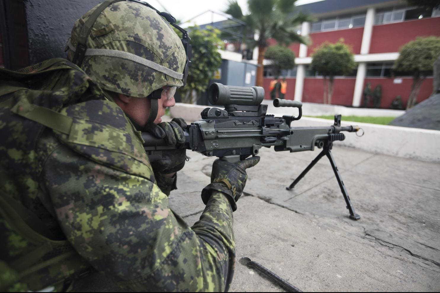 Canada Canadian Machine Guns Shortage