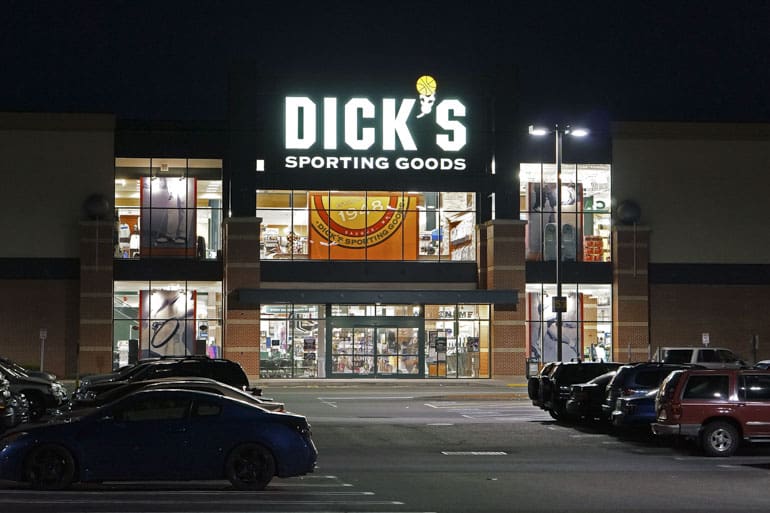 Dick's Sporting Goods guns 125 stores