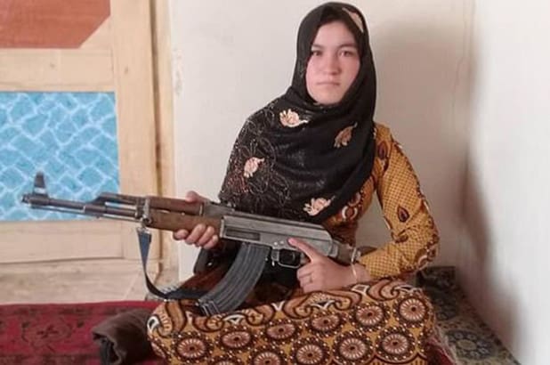 Afghan girl kills taliban