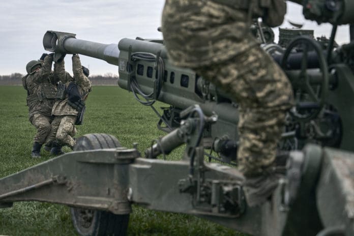Ukraine war russia cannon howitzer